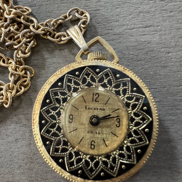 Vintage Windup Watch Pendant - Picture 2 of 3